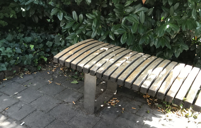 Mål 8 Giftfri livsmiljö, fimpar, bänk