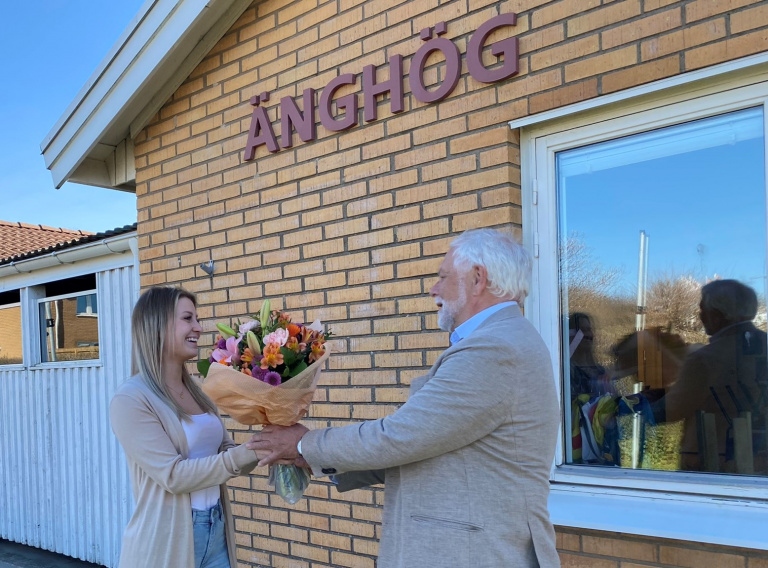 Överlämning av blommor