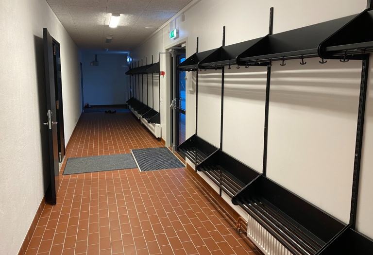 Korridor med klädhängare