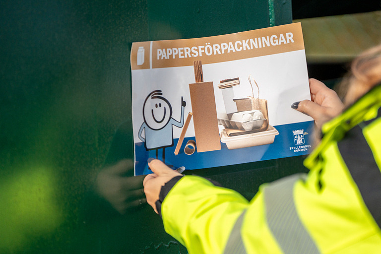 illustration av nya symboler på återvinningsstationerna från 1 januari 2024.