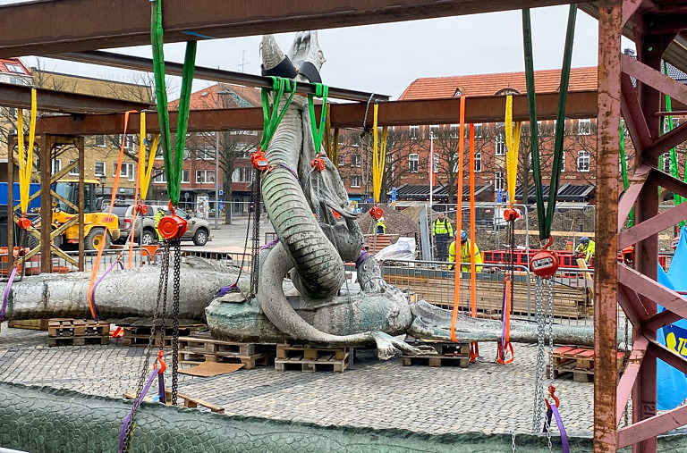 Skulptur på byggplats
