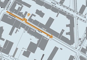 Kartskiss som visar hur man tar sig till och från västra parkeringen.
