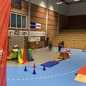 Inomhus fanns möjlighet att testa gymnastik.